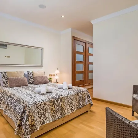 Leonardo Dos By * بويرتو دي سانتياغو